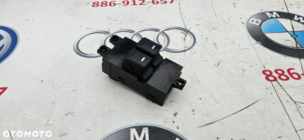 Kia Picanto 2 II 2011- wersja 5 drzwi 5D Sterowanie szybami przód lewy Panel szyb EUROPA - 2