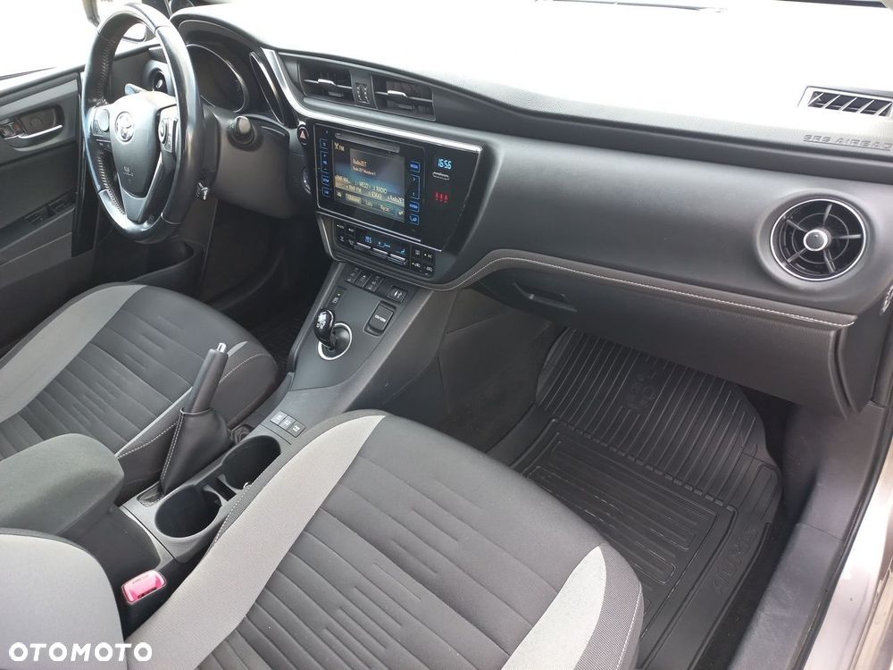 Toyota Auris - 10