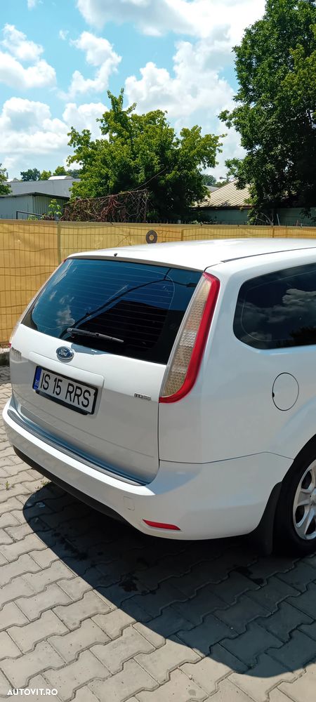 Ford Focus 1.6 TDCI DPF Titanium - 8