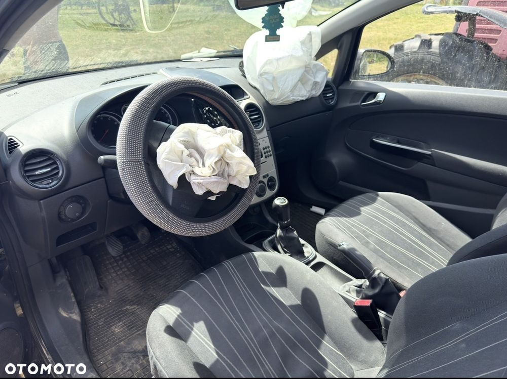 Opel Corsa 1.2 16V Enjoy - 10