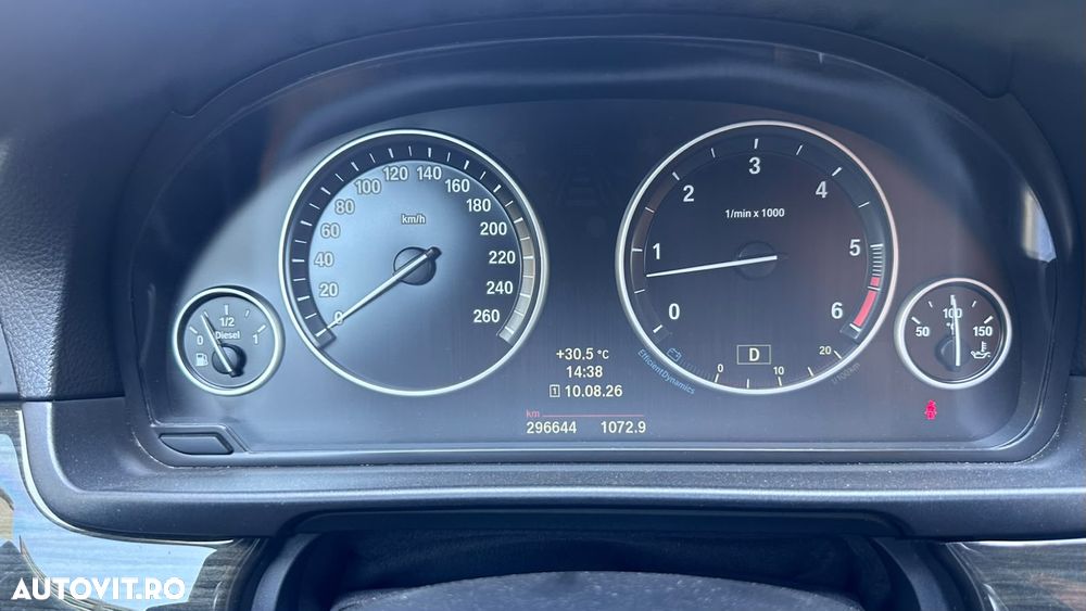 BMW Seria 5 530d xDrive - 13