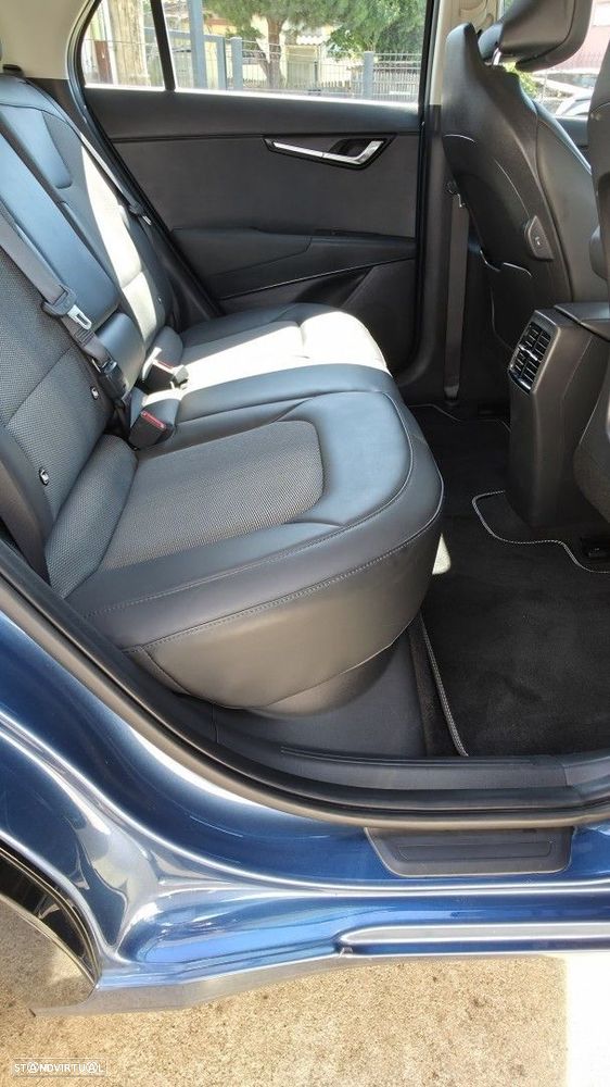 Kia Niro EV 64kWh Drive - 16