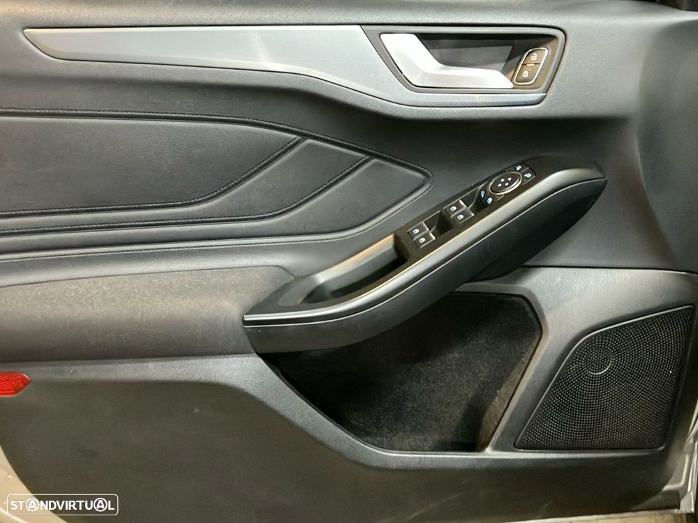 Ford Focus 1.0 EcoBoost Active X - 19