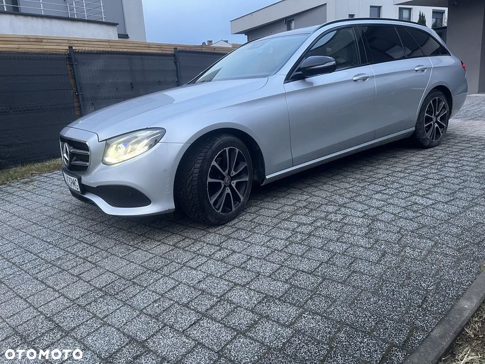 Mercedes-Benz Klasa E 220 d 9G-TRONIC - 3