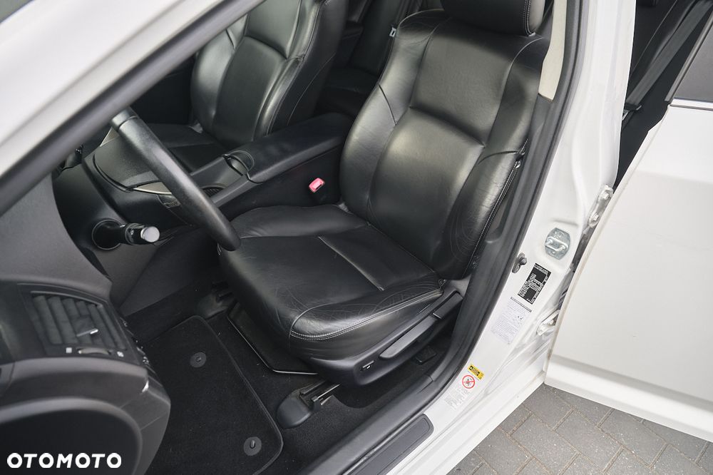Toyota Avensis 2.0 D-4D Executive - 4
