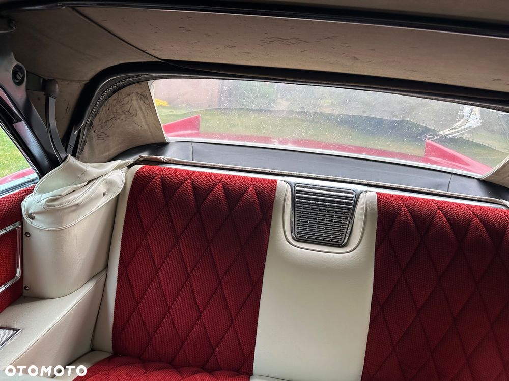 Cadillac Deville - 37