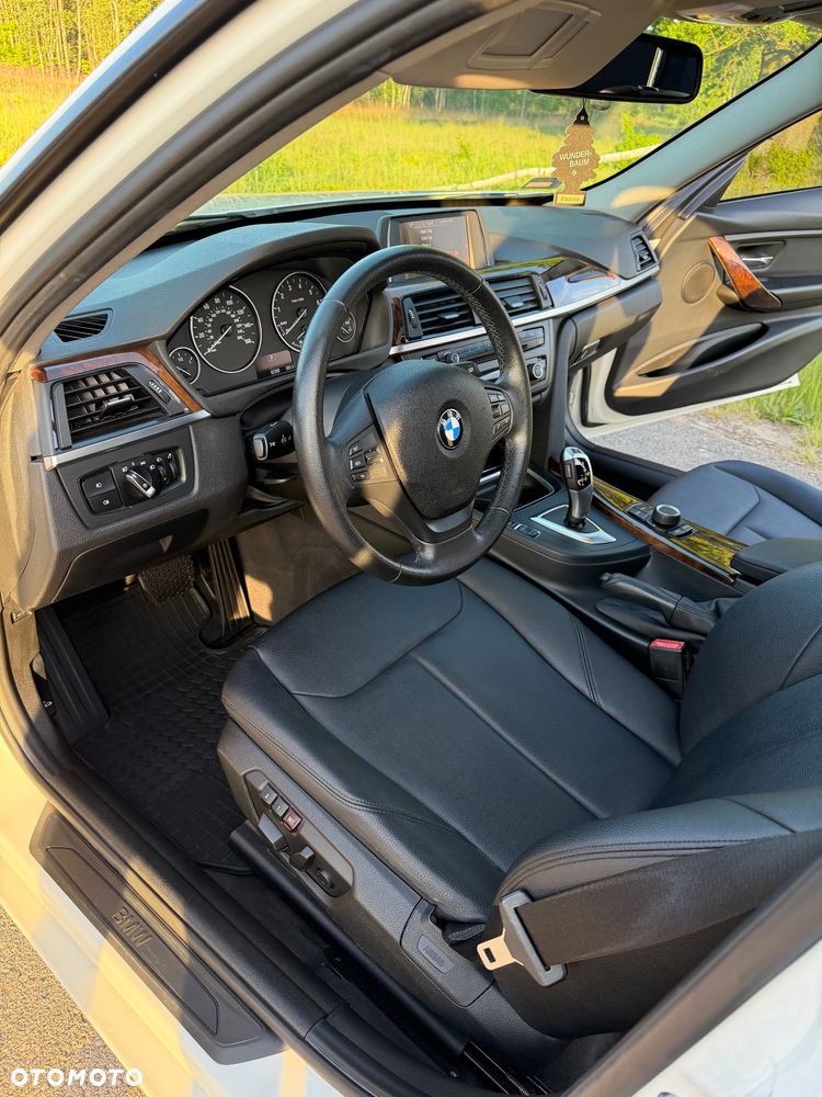 BMW Seria 3 320i - 7