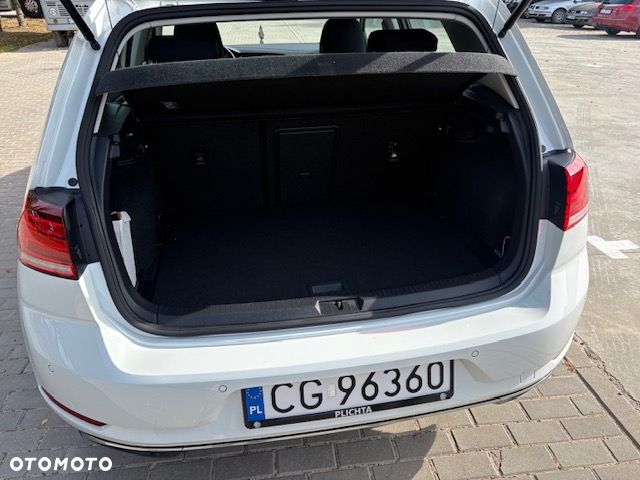 Volkswagen Golf - 6