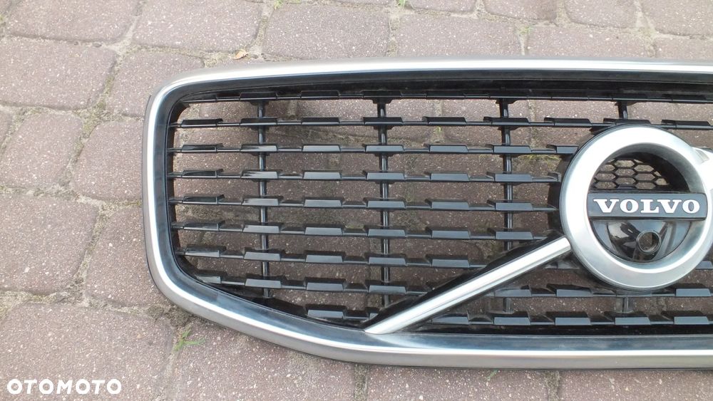 Atrapa zderzaka gril Volvo XC60 II R-Design - 2