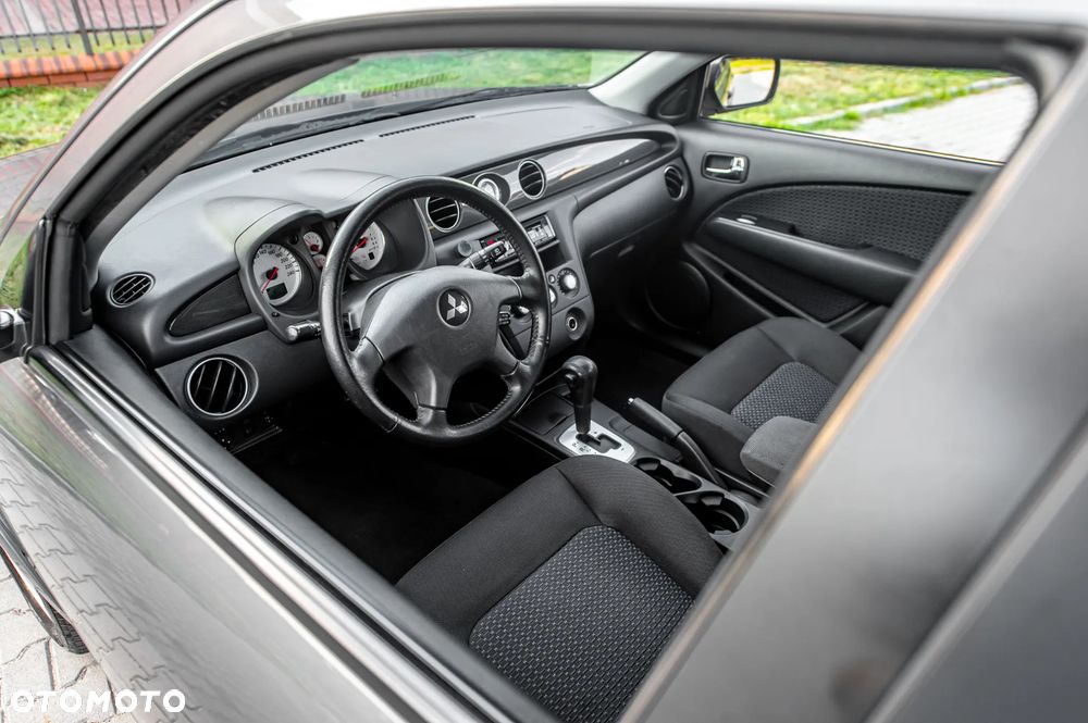 Mitsubishi Outlander - 18