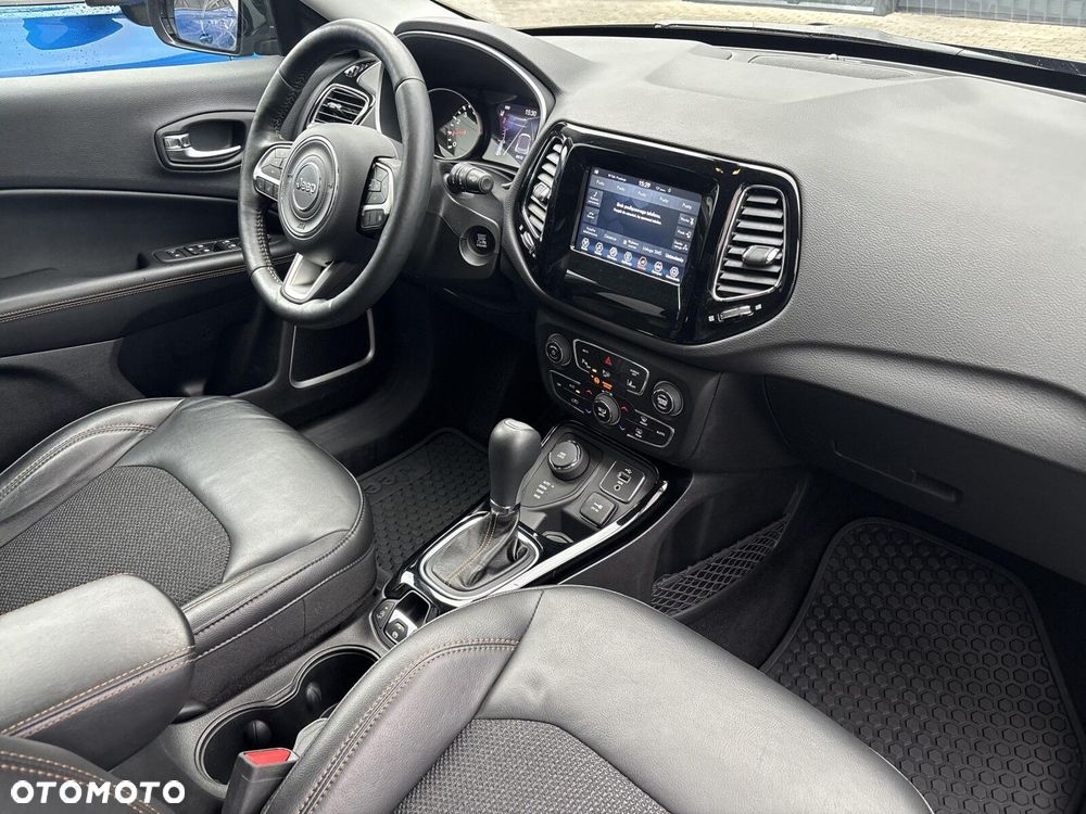 Jeep Compass - 28