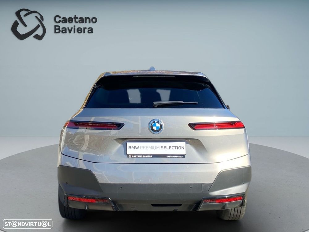 BMW iX xDrive 40 - 24