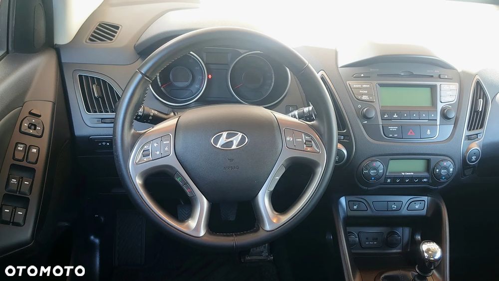 Hyundai ix35 1.6 2WD Fifa World Cup Edition - 27