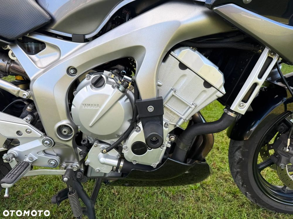 Yamaha FZ6 - 11