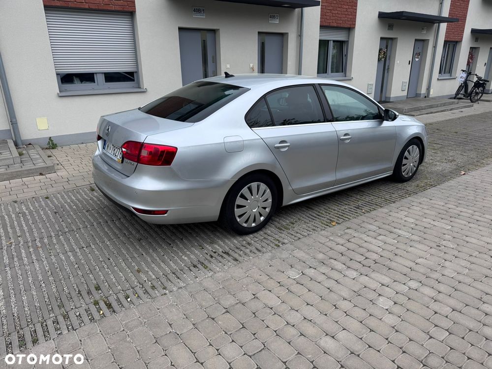 Volkswagen Jetta 2.0 TDI Comfortline - 9