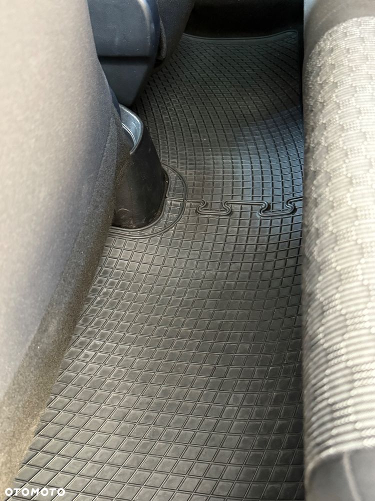 Toyota Yaris 1.33 Terra - 11