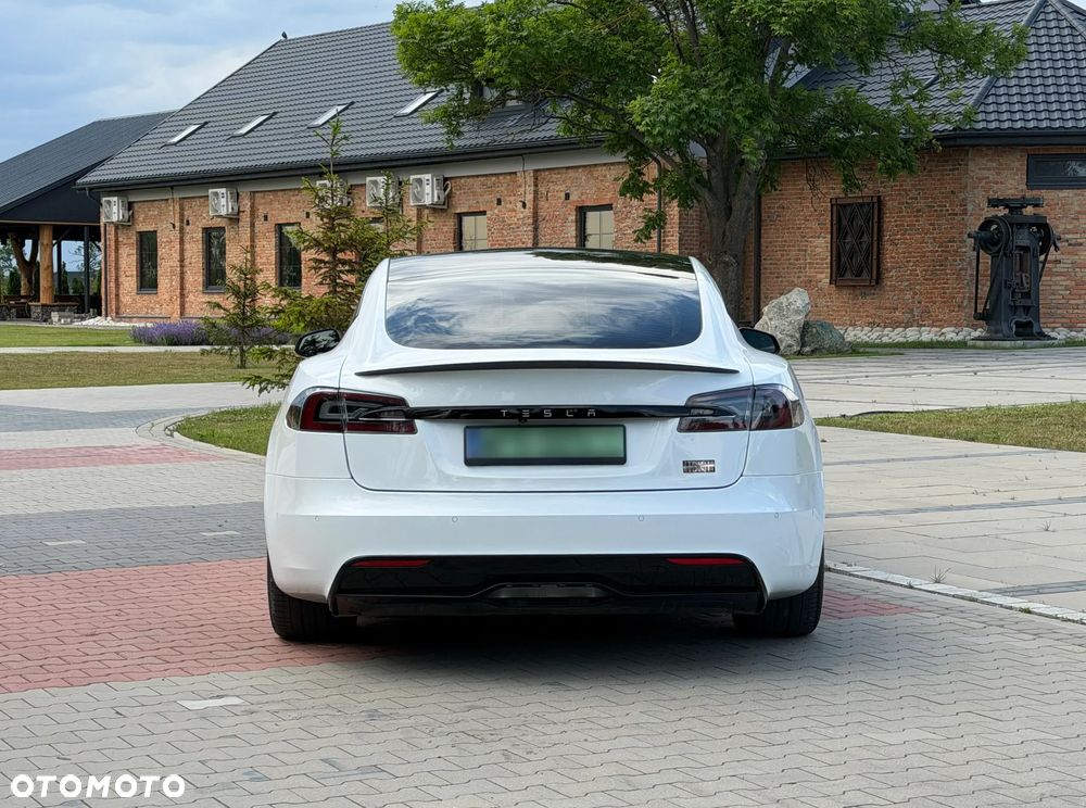 Tesla Model S Plaid - 4
