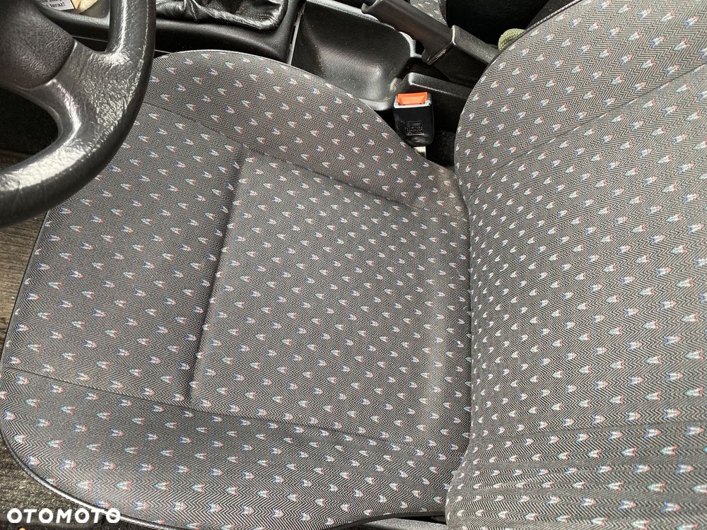 Volkswagen Passat 1.9 TDI GL - 7