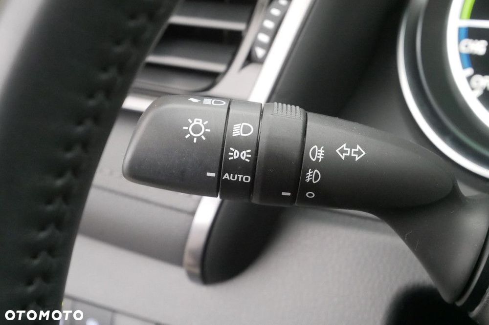 Toyota Camry 2.5 Hybrid Comfort CVT - 25