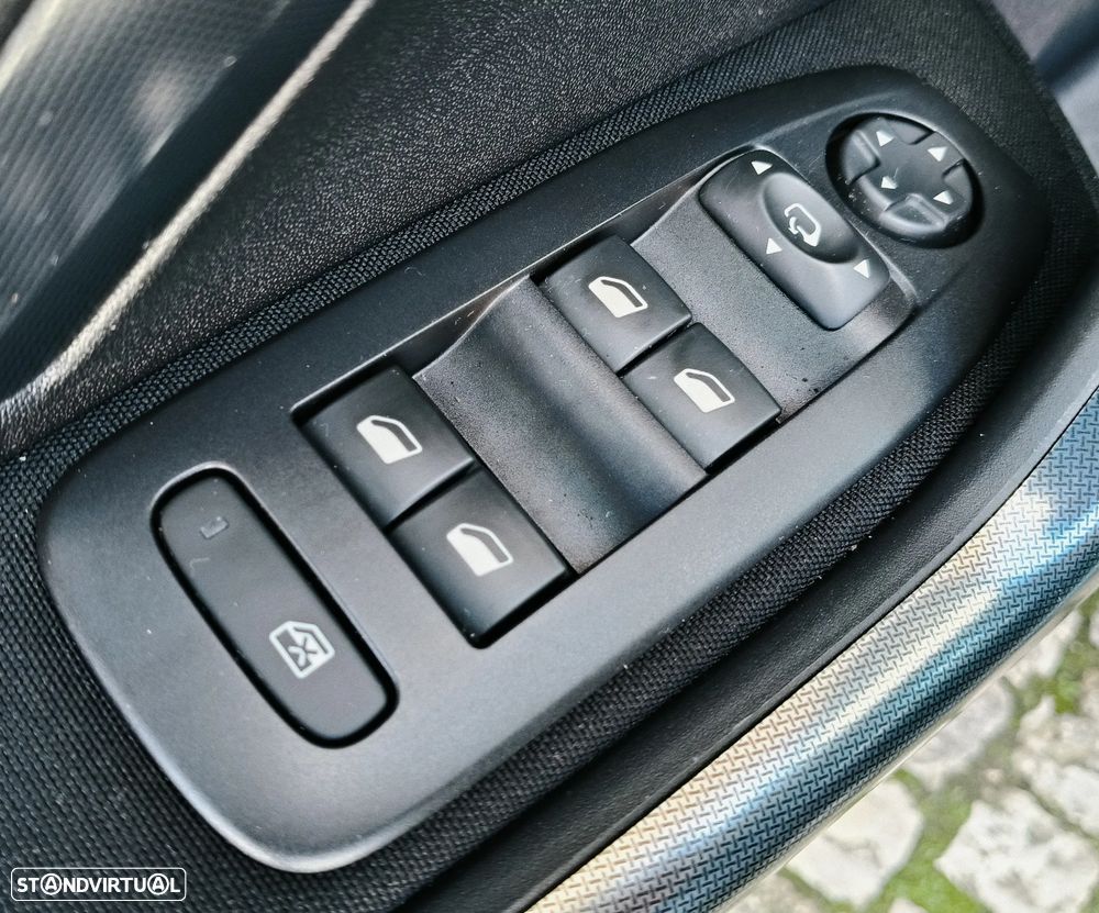 Peugeot 2008 1.6 BlueHDi Allure - 13