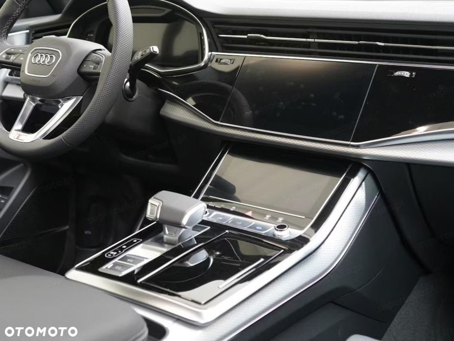 Audi Q8 - 11