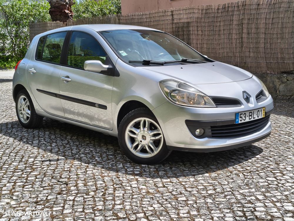 Renault Clio 1.2 16V Privilège - 4