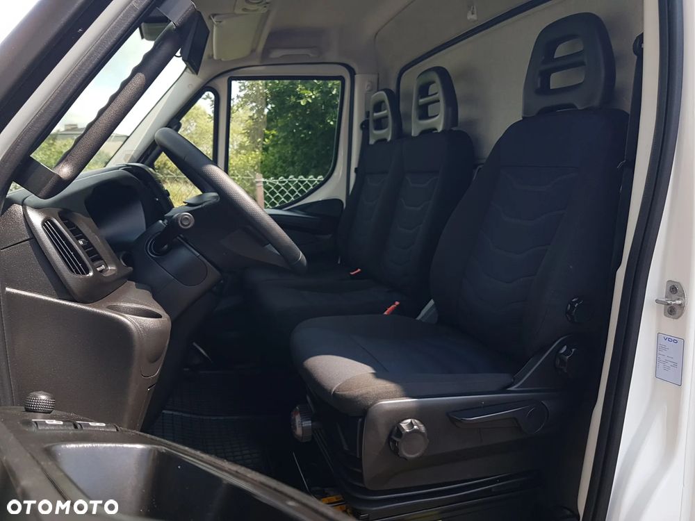 Iveco 70C18 WYWROTKA 3 STRONNA KIPER 4,0x2,2 BLIŹNIAKI 7 TON KLIMA HAK MANUAL 6-BIEGÓW - 7
