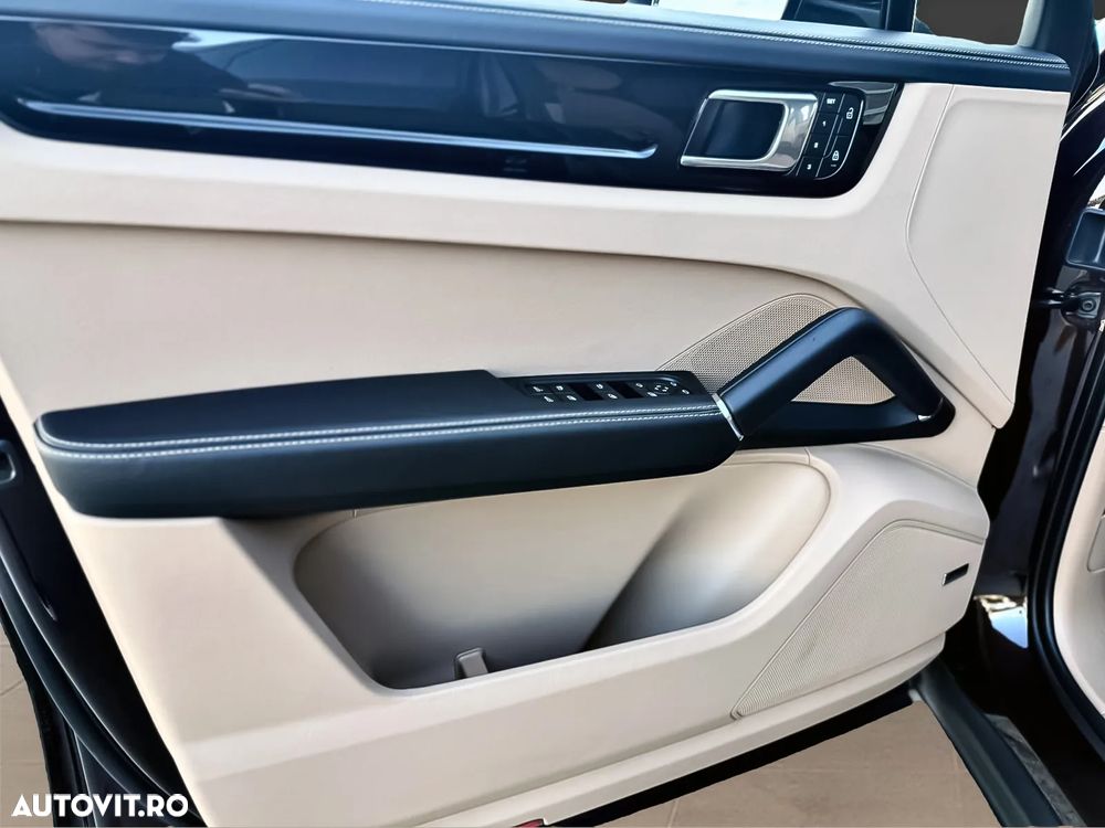 Porsche Cayenne Tiptronic S Platinum Edition - 22