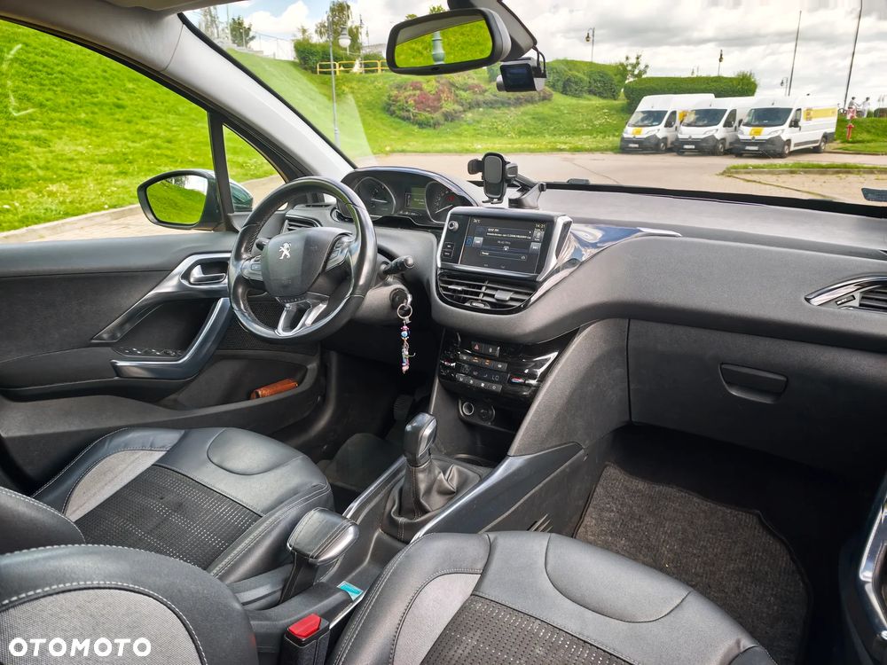 Peugeot 2008 1.2 Pure Tech Style EU6 - 8