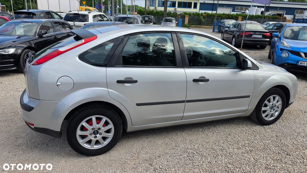 Ford Focus 1.8 Trend - 25