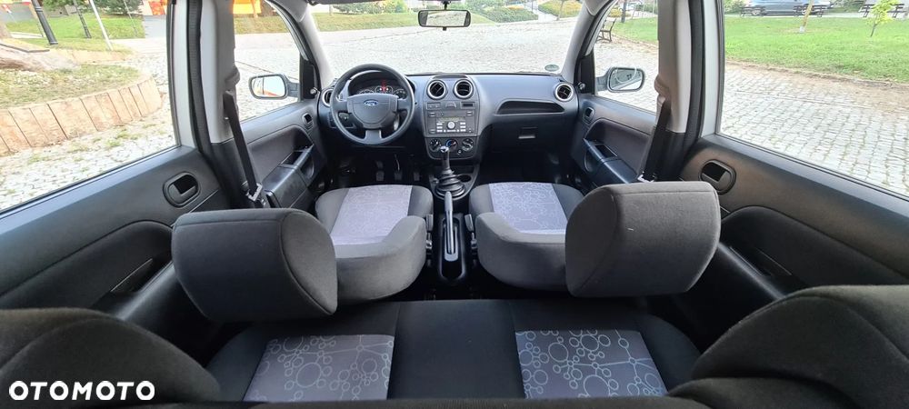 Ford Fiesta 1.4 Style - 26