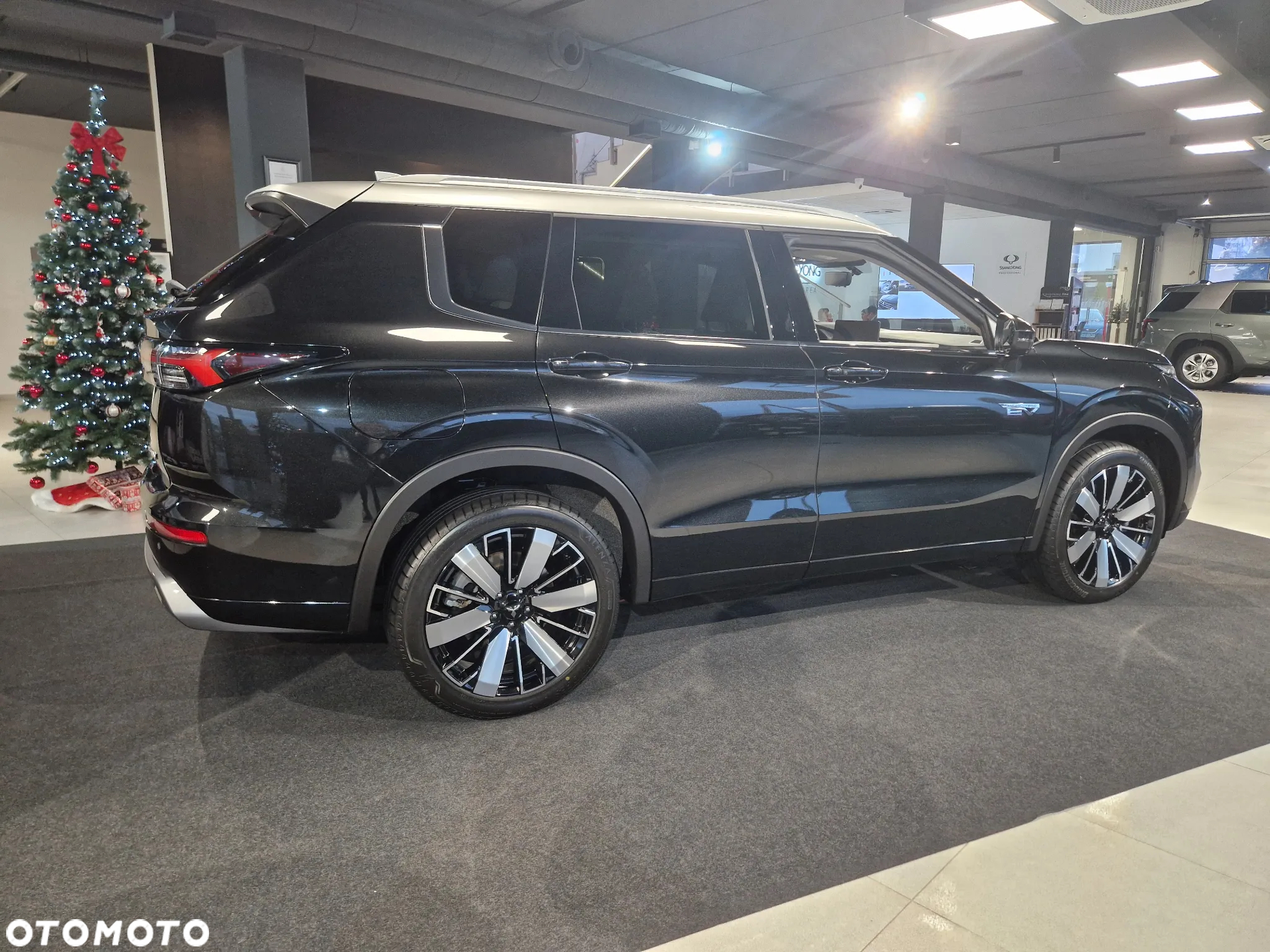 Mitsubishi Outlander - 14