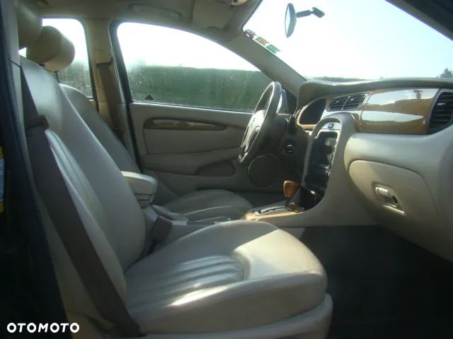 Jaguar X-Type - 14