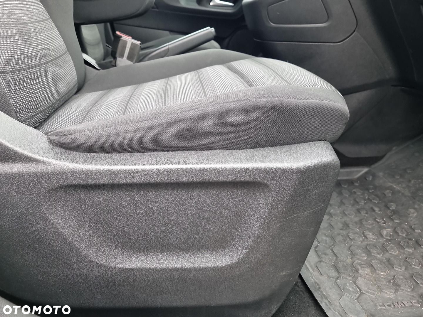 Opel Combo Life 1.5 CDTI Enjoy S&S - 20