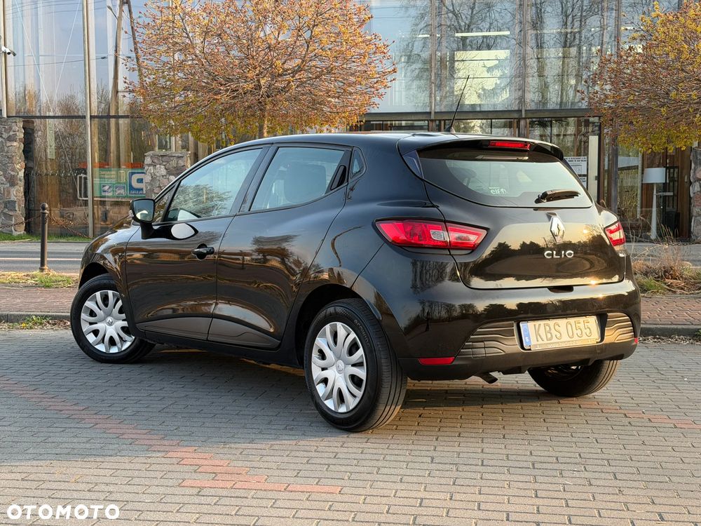 Renault Clio 1.2 16V 75 Life - 5