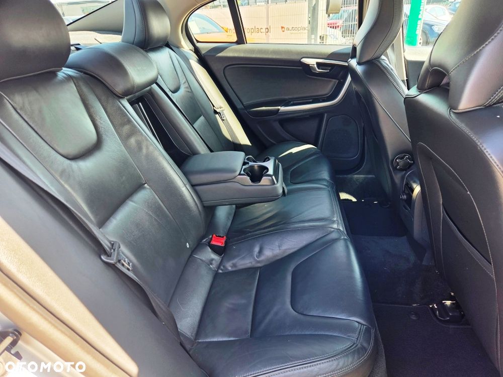 Volvo S60 DRIVe Momentum - 27