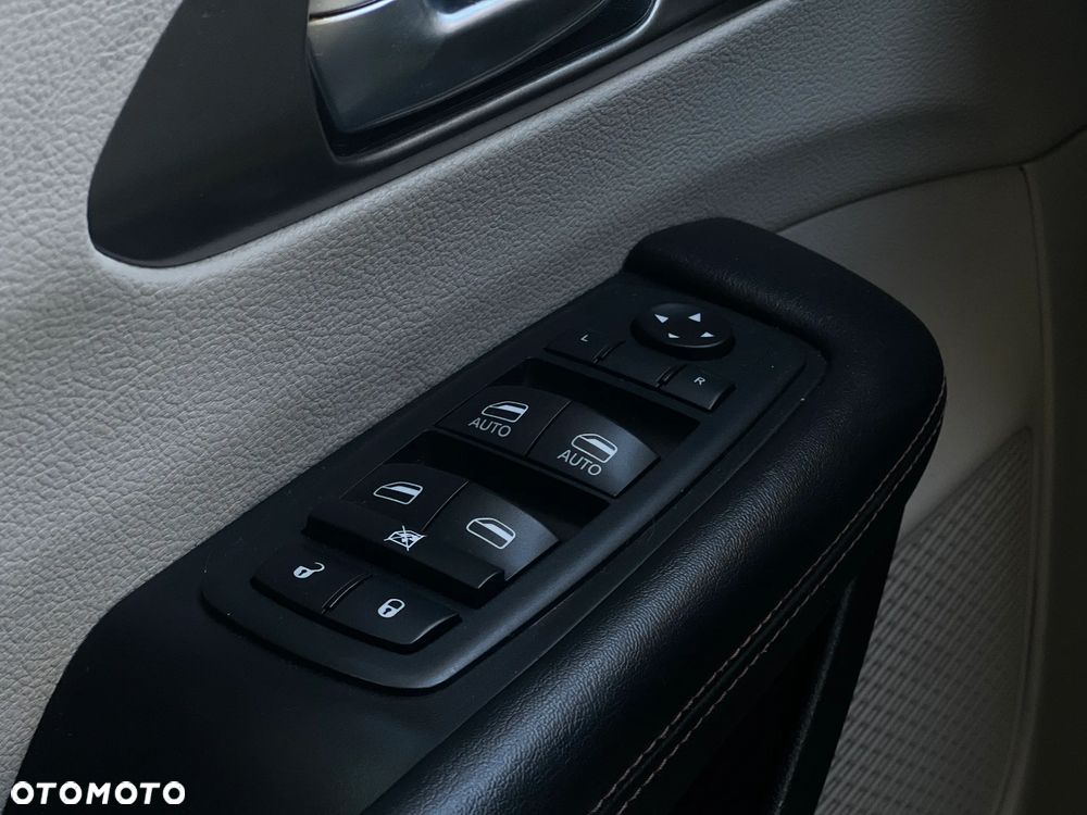 Chrysler Pacifica - 19