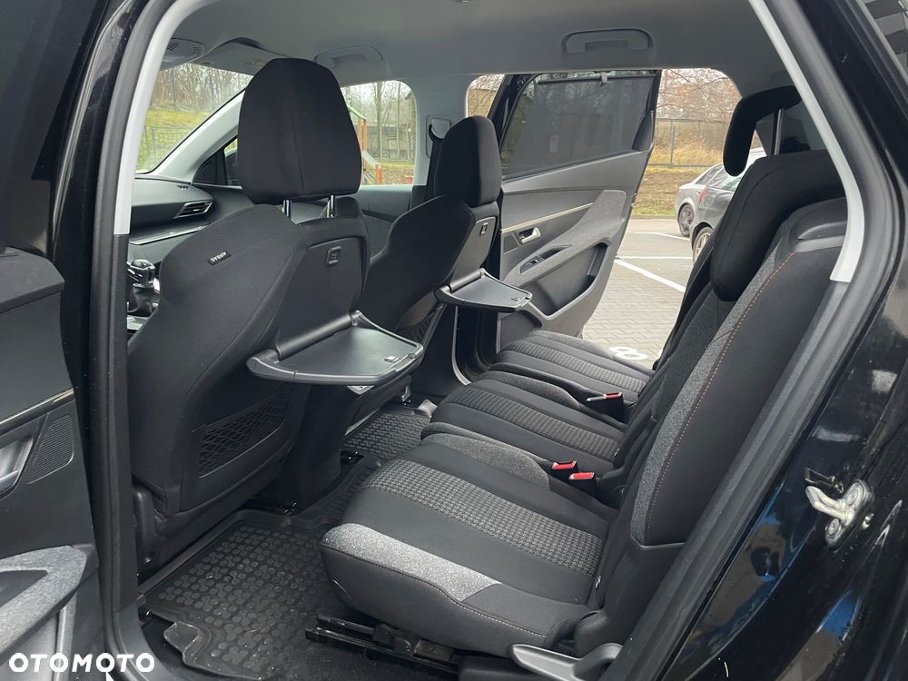 Peugeot 5008 2.0 BlueHDI Allure S&S - 23