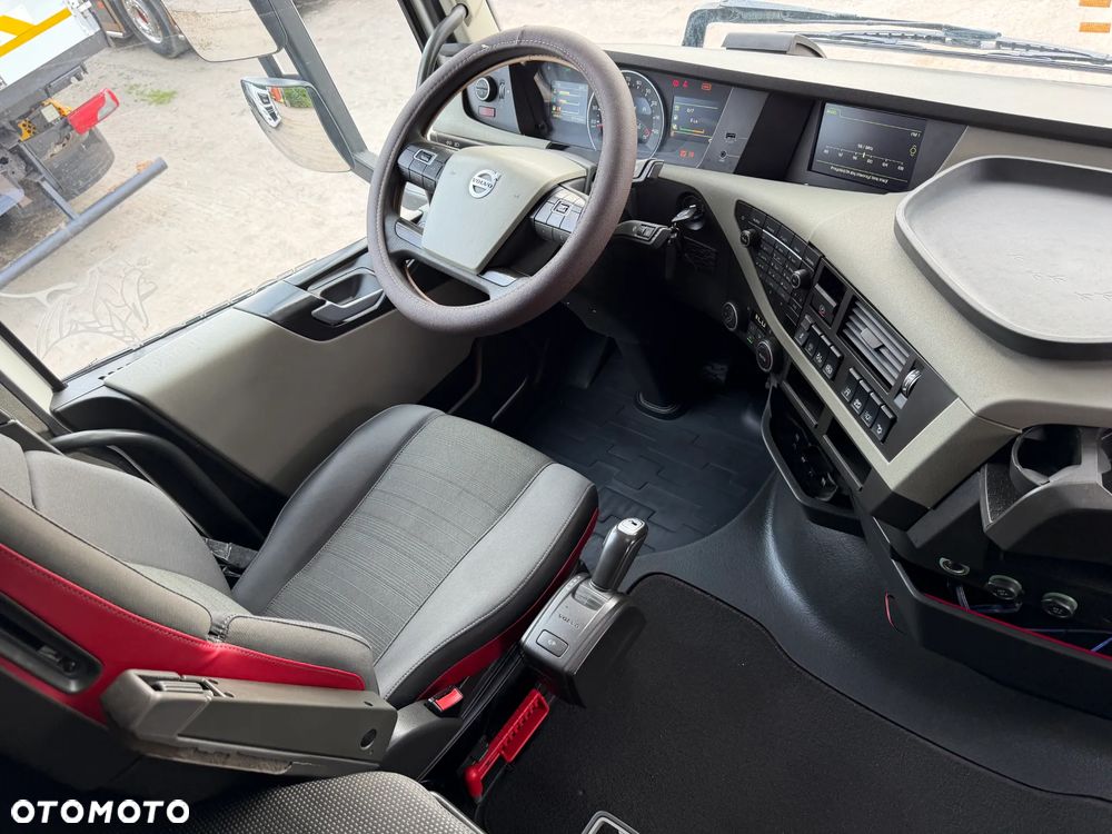 Volvo FH 500 ALUFELGI / HYDRAULIKA HYVA DWUOBWODOWA / TYLKO 577 153 KM PRZEBIEGU / ŁADNE OPONY / KSENONY / LED / BARDZO ŁADNY STAN / 3 SZTUKI !! - 39