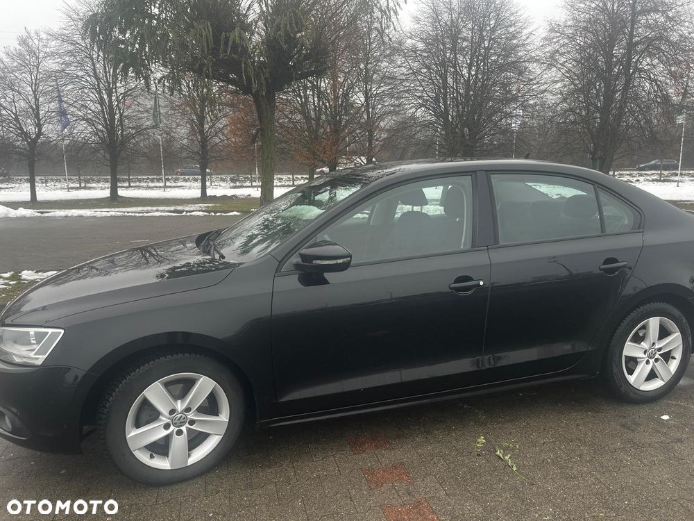 Volkswagen Jetta 1.2 TSI Comfortline - 4