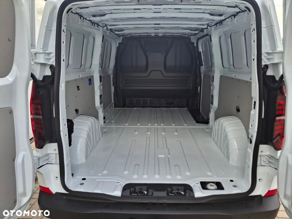 Volkswagen Transporter - 28