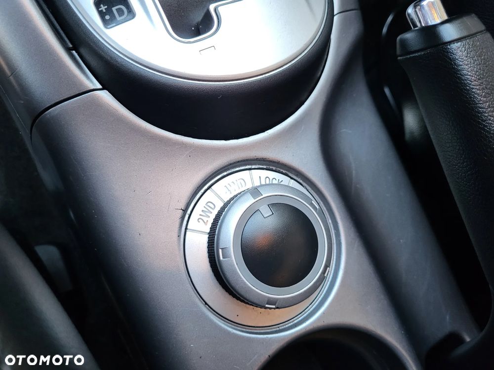 Mitsubishi Outlander 2.4 4WD CVT Instyle - 19