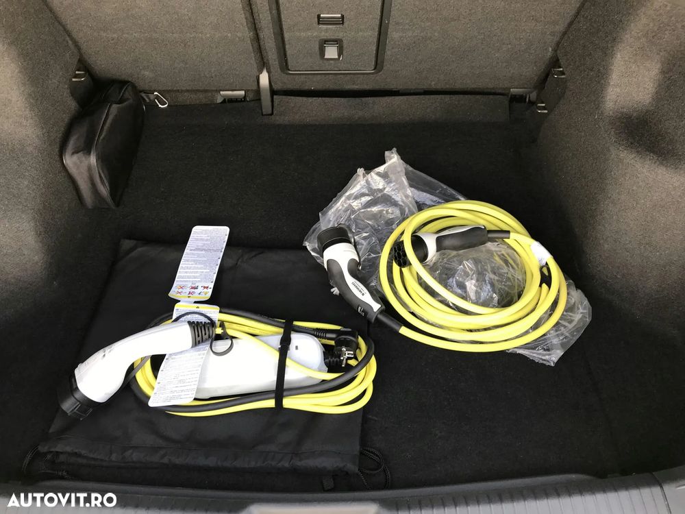 VOLKSWAGEN ID.4 2023 — imagine 80