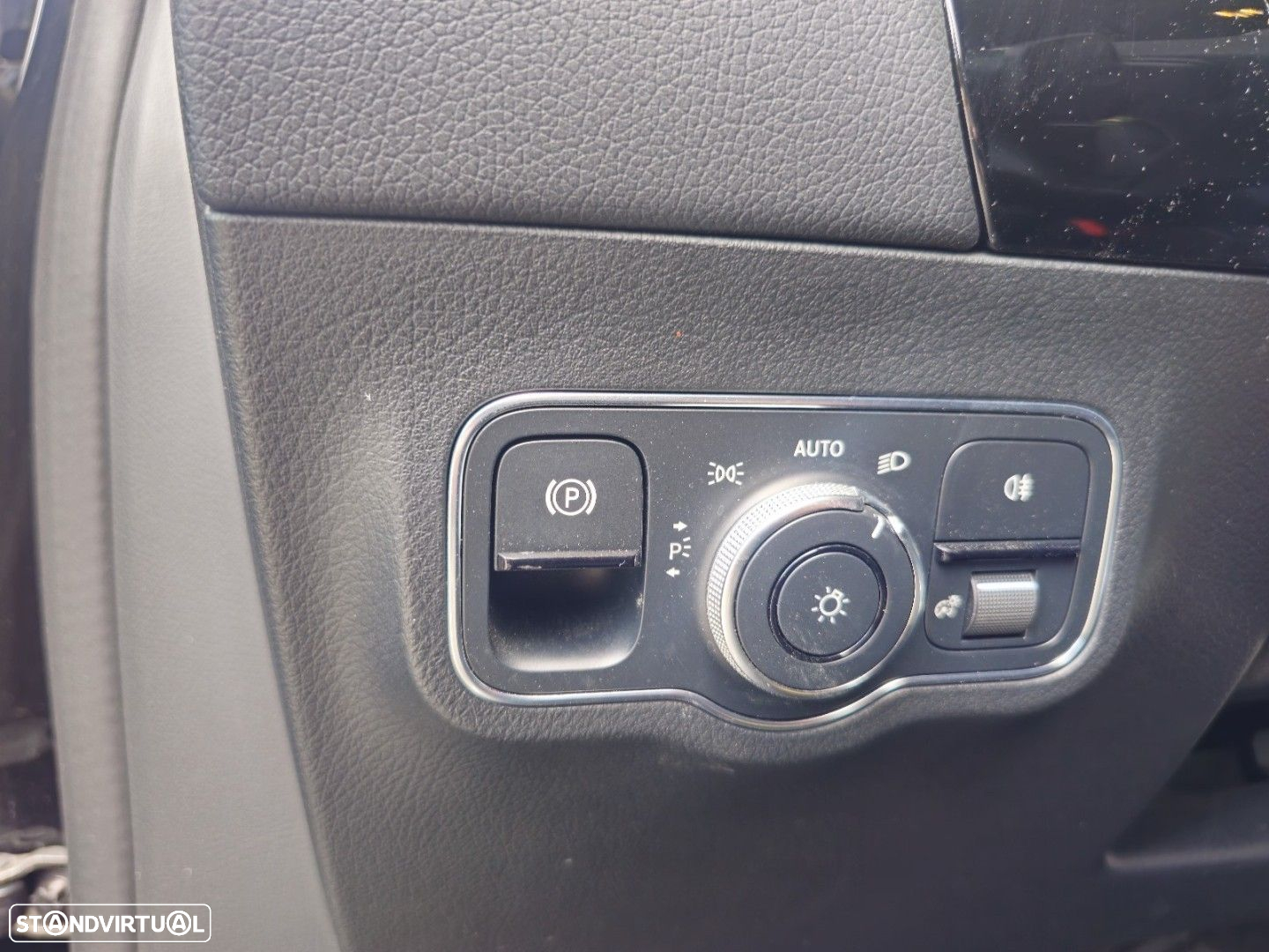 Mercedes-Benz GLA 180 d 8G-DCT - 14