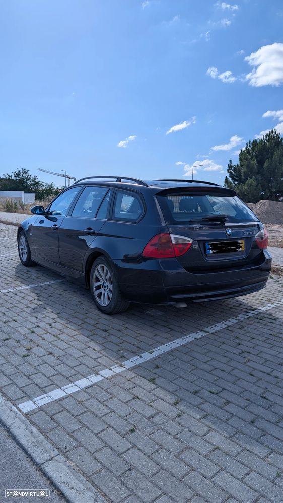 BMW 320 dA Exclusive - 8
