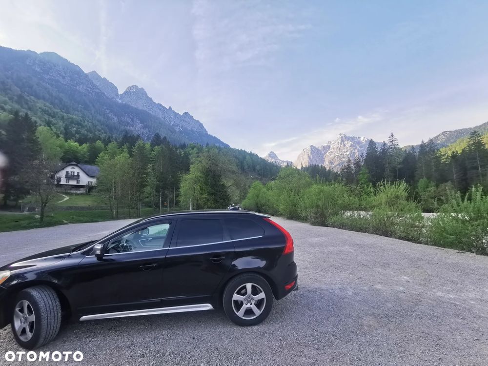 Volvo XC 60 2.4D R-Design - 6
