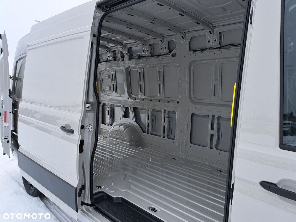 Volkswagen Crafter 35 Furgon, 2,0 TDI SCR 177KM,  6-bieg man., r.o: 4490 mm - 19