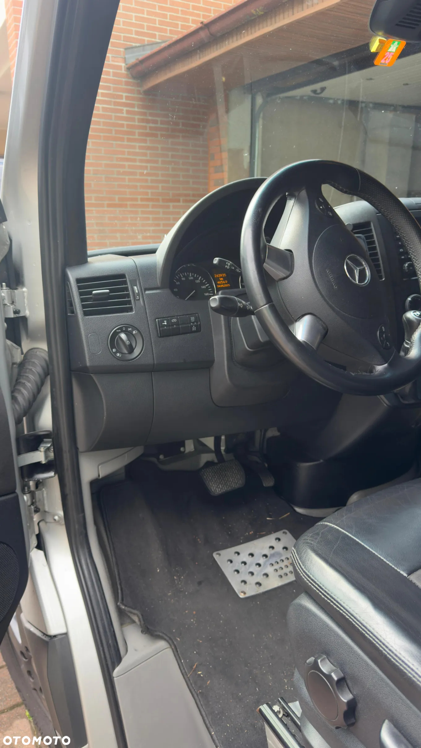 Mercedes-Benz Sprinter - 19