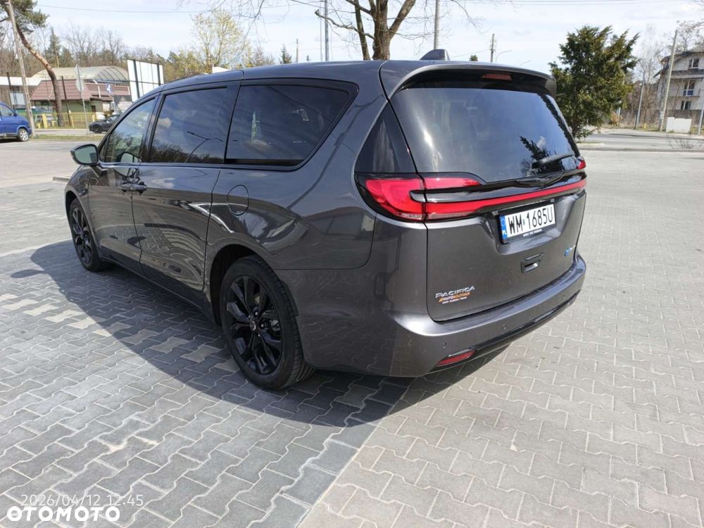 Chrysler Pacifica - 18