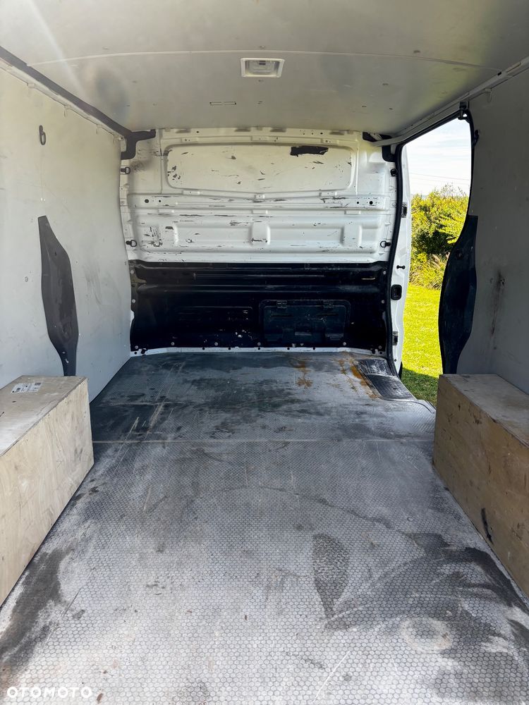 Renault Trafic - 19